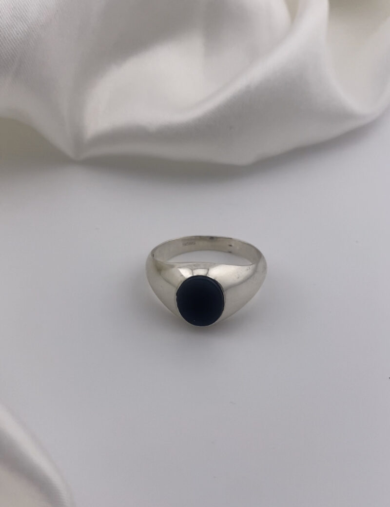 Memorial Chamber Onyx Signet Ring - Image 3