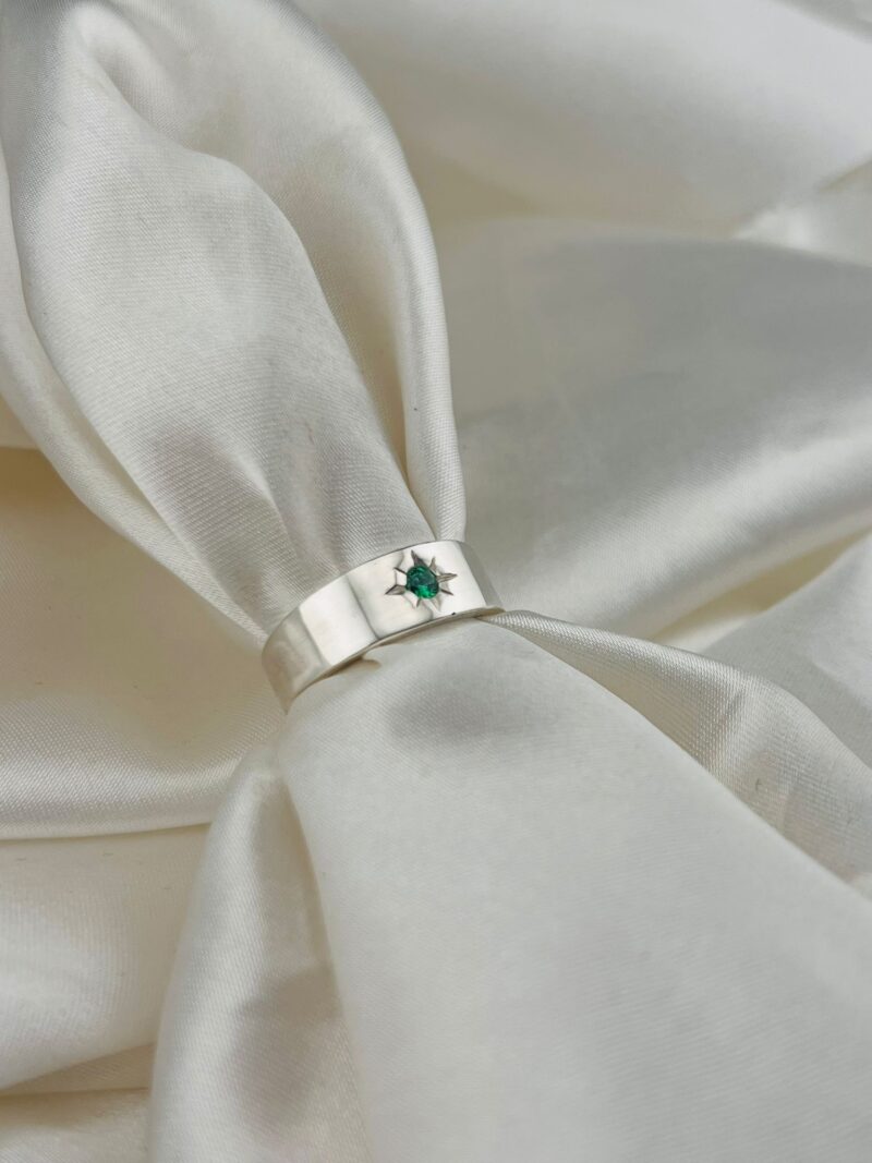 Emerald Solitaire Star-Setting Band - Image 3