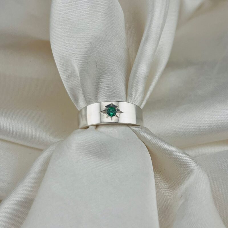 Fine Crystal Solitaire Star-Setting Band