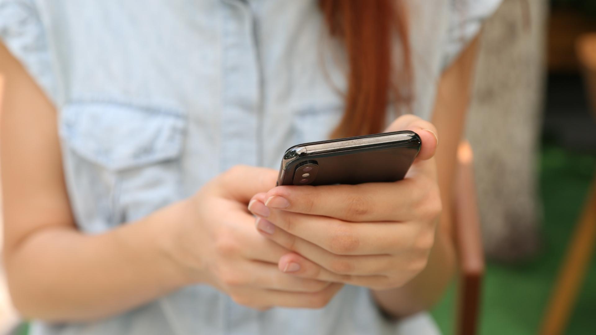 send-group-email-with-Mail-app-on-iPhone